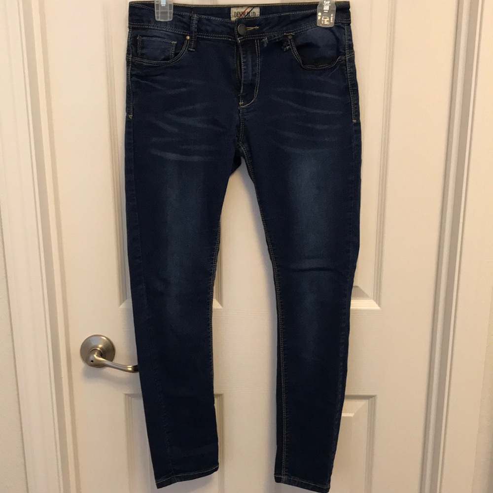 💛3 for $10💛 Size 7 jeans